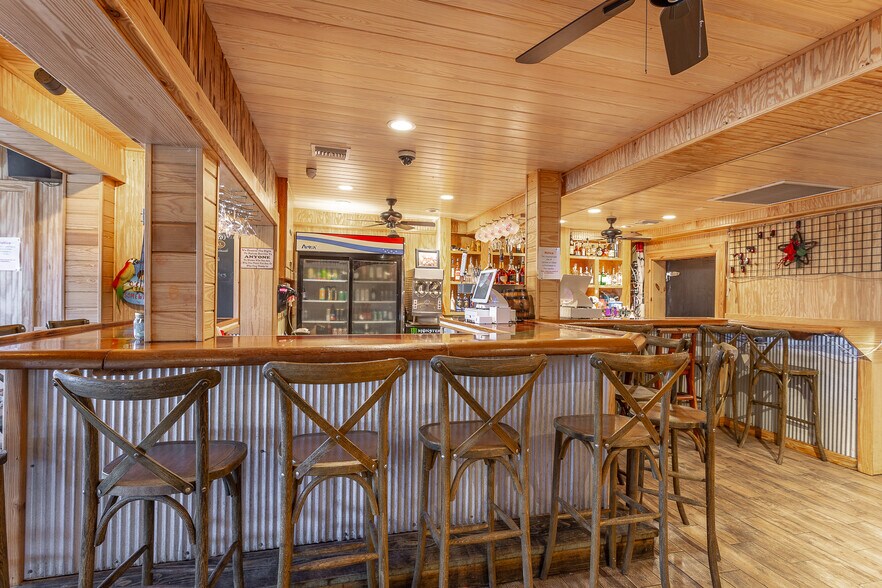 More Photos Of 28 W Bayshore Dr, Saint George Island Restaurant For Sale