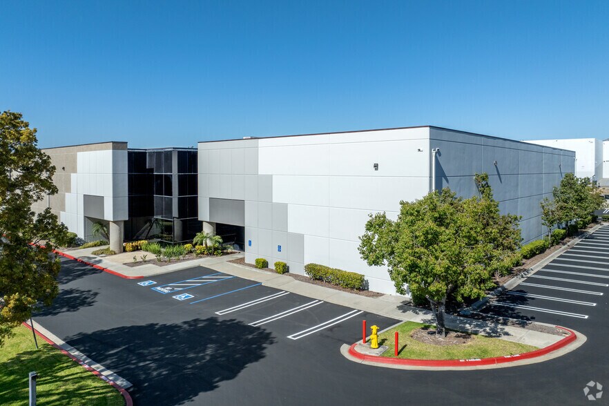 More Photos Of 12251 Iavelli Way, Poway Manufacturing For Sale