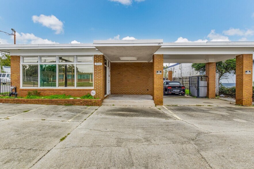 More Photos Of 2220 N Palafox St, Pensacola Medical For Sale