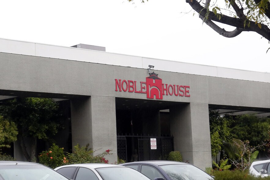 More Photos Of 21325 Superior St, Chatsworth Manufacturing For Lease