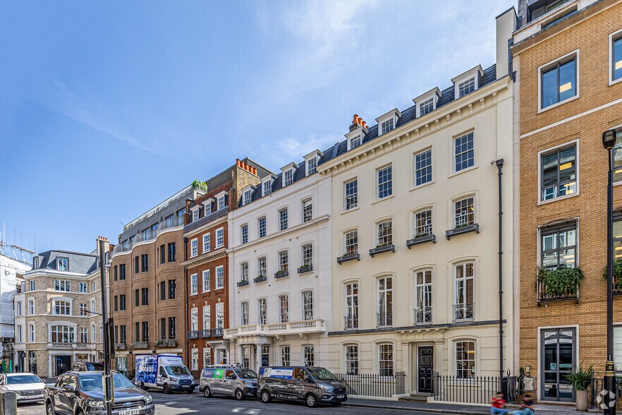 More Photos Of 75 Grosvenor St, London Coworking Space