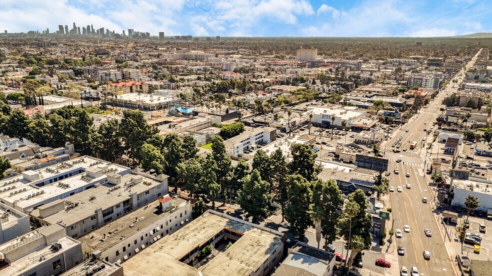 More Photos Of 7063 Lanewood Ave, Los Angeles Apartments For Sale