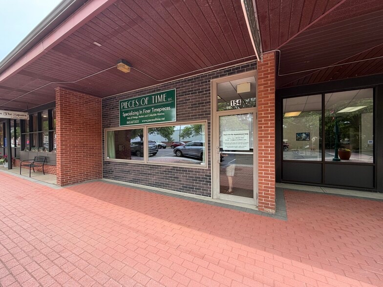 More Photos Of 154 Market Sq, Newington Storefront Retail Office For Lease