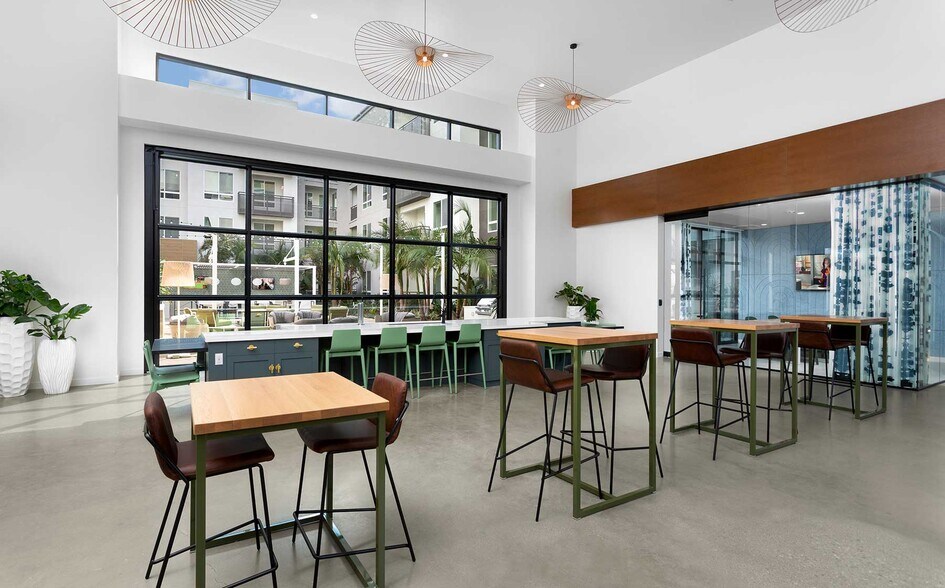 More Photos Of 185 S State College Blvd, Brea Apartments For Lease