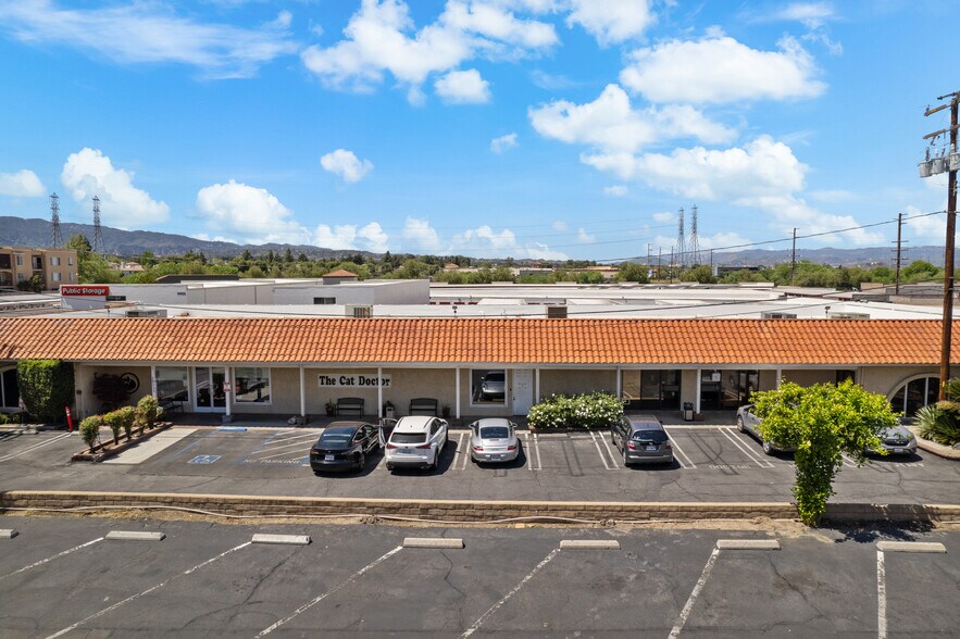 More Photos Of 26055 Bouquet Canyon Rd, Santa Clarita Veterinarian Kennel For Sale
