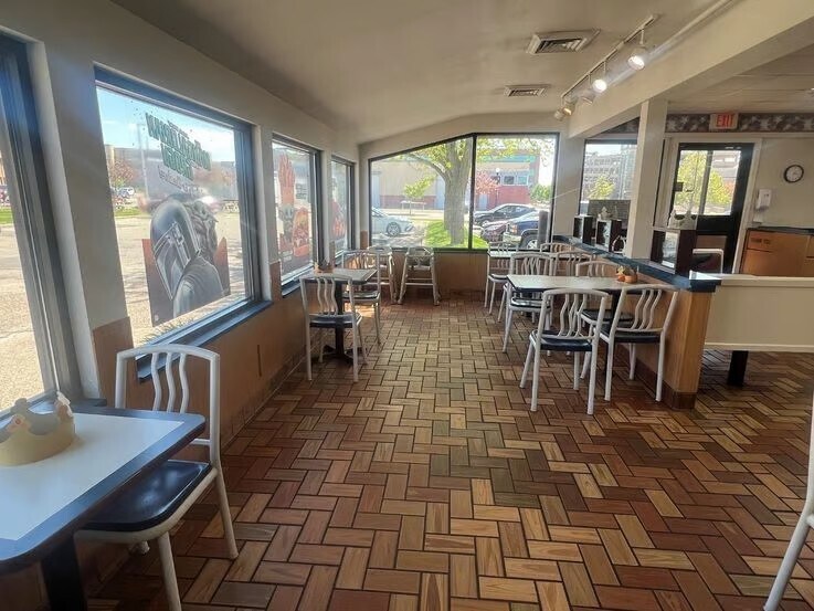 More Photos Of 515 4th St N, La Crosse Fast Food For Sale