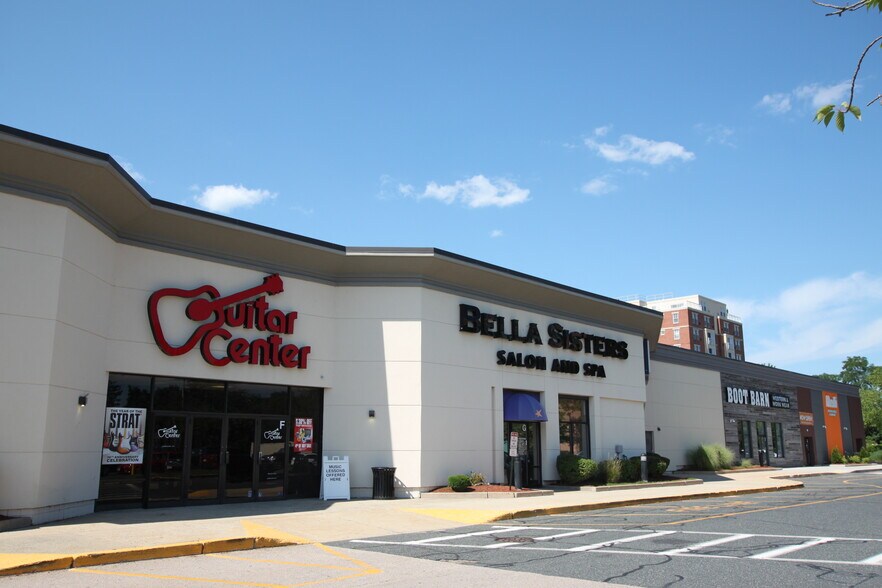 More Photos Of 321 Speen St, Natick Unknown For Lease