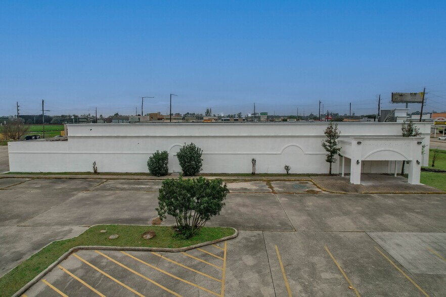 Primary Photo Of 2103 Cypress Creek Pky, Houston Bar For Sale
