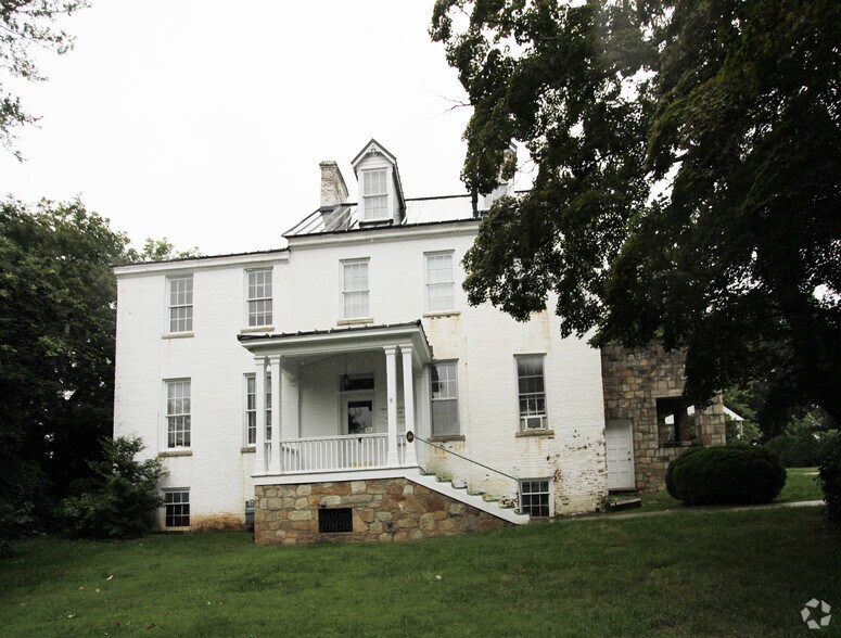 More Photos Of 50 Culpeper St, Warrenton Office Residential For Sale