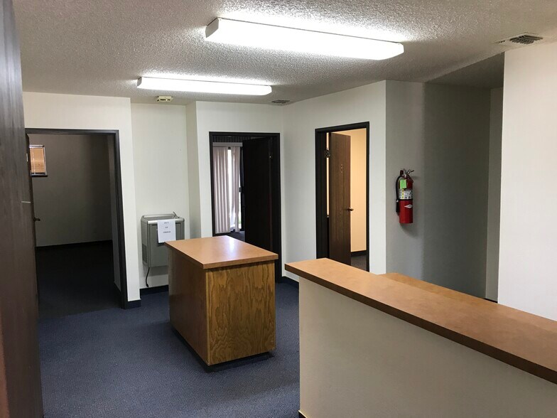 More Photos Of 1827 S Court St, Visalia Medical For Sale