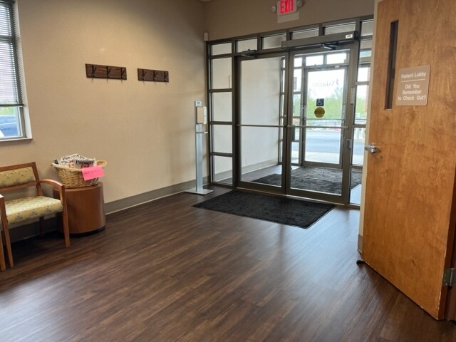 More Photos Of 3747 W Fork Rd, Cincinnati Medical For Lease