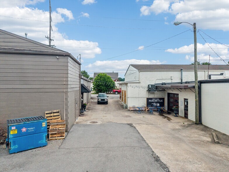 More Photos Of 134 S Main St, Goodlettsville Freestanding For Sale