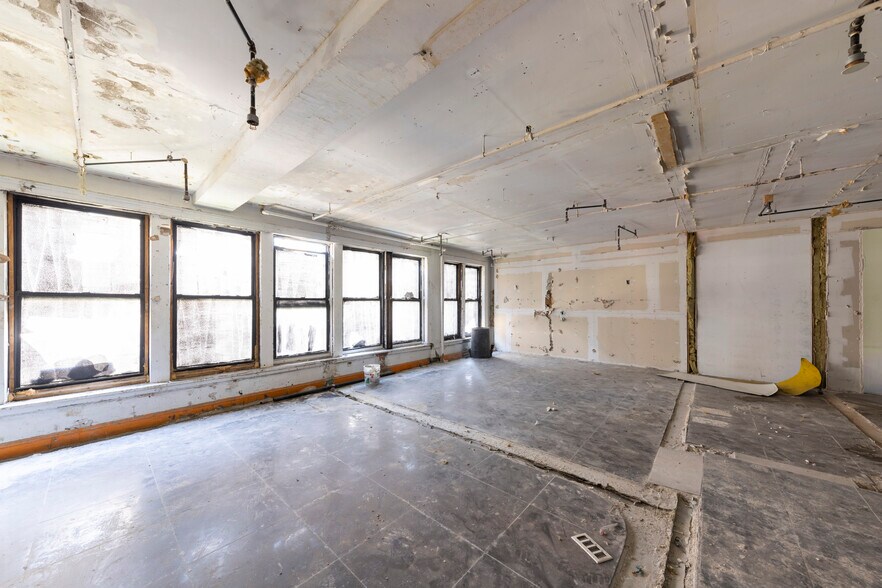 More Photos Of 39 Eldridge St, New York Office Residential For Sale
