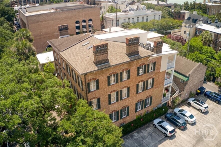 More Photos Of 109 W Liberty St, Savannah Hospitality For Sale