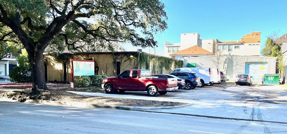 More Photos Of 1818 Waugh Dr, Houston Warehouse For Sale