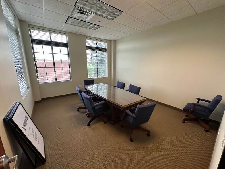 More Photos Of 735 Plaza Blvd, Coppell Office For Lease