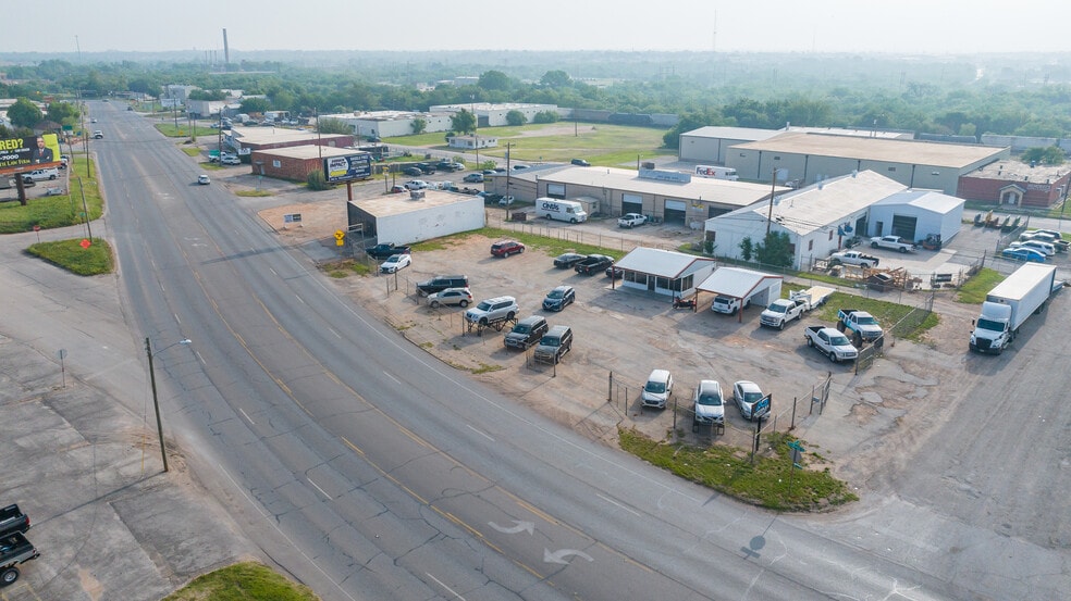 More Photos Of 509 S Treadaway Blvd, Abilene Flex For Sale