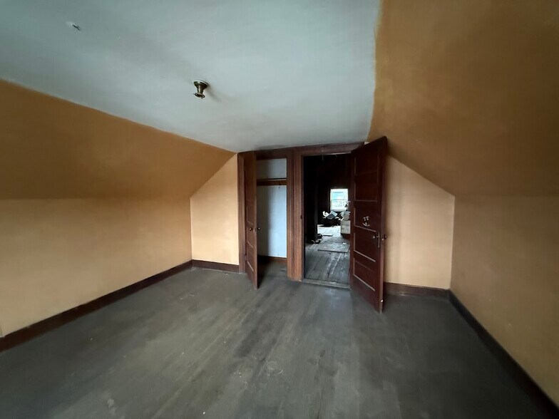 More Photos Of 341 Belmont St, Fall River Apartments For Sale