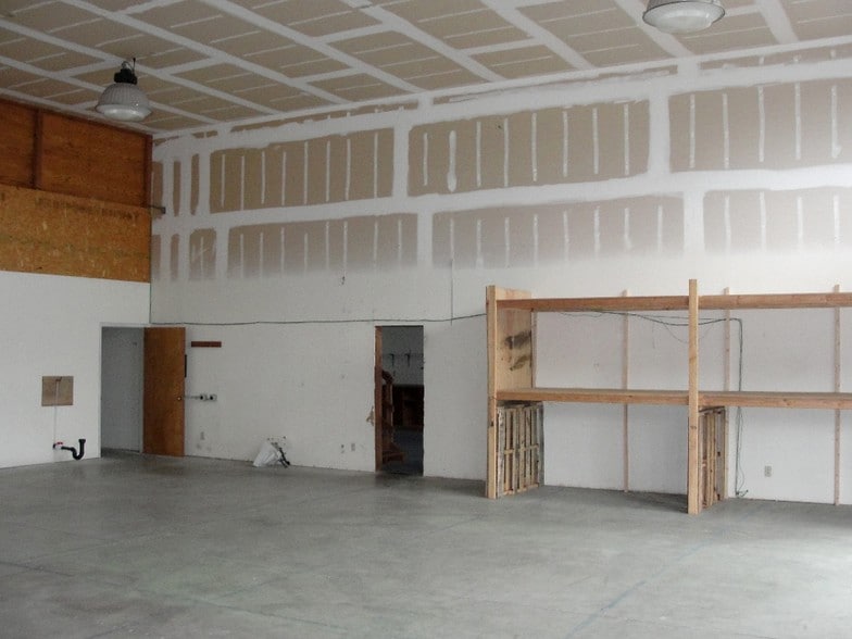 More Photos Of 5670 W End Rd, Arcata Warehouse For Lease
