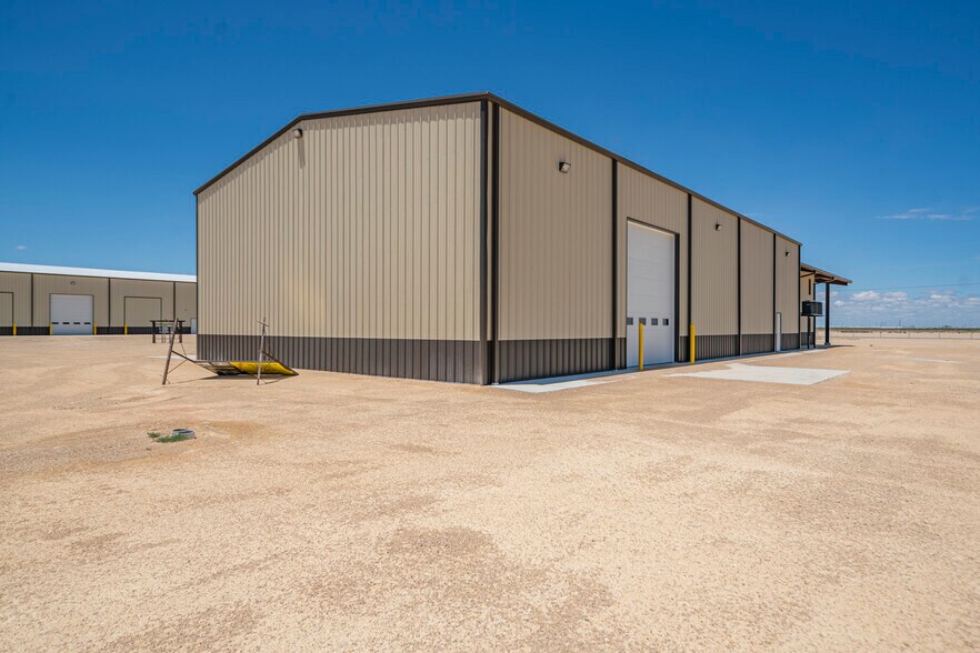 More Photos Of 16571 W Basin S, Odessa Warehouse For Sale