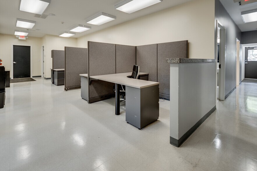 More Photos Of 4295 Brogdon Exchange, Suwanee Warehouse For Sale