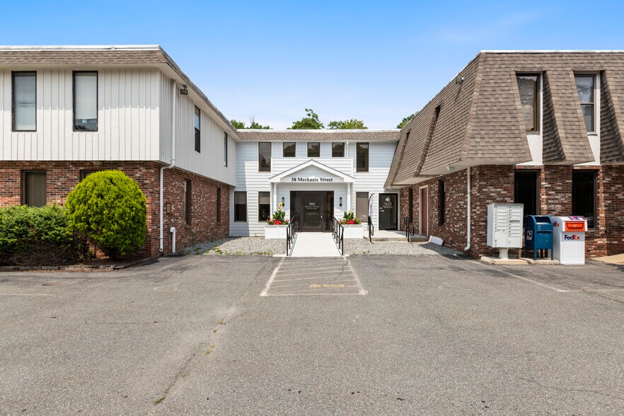 More Photos Of 36-38 Mechanic St, Foxborough Office For Lease