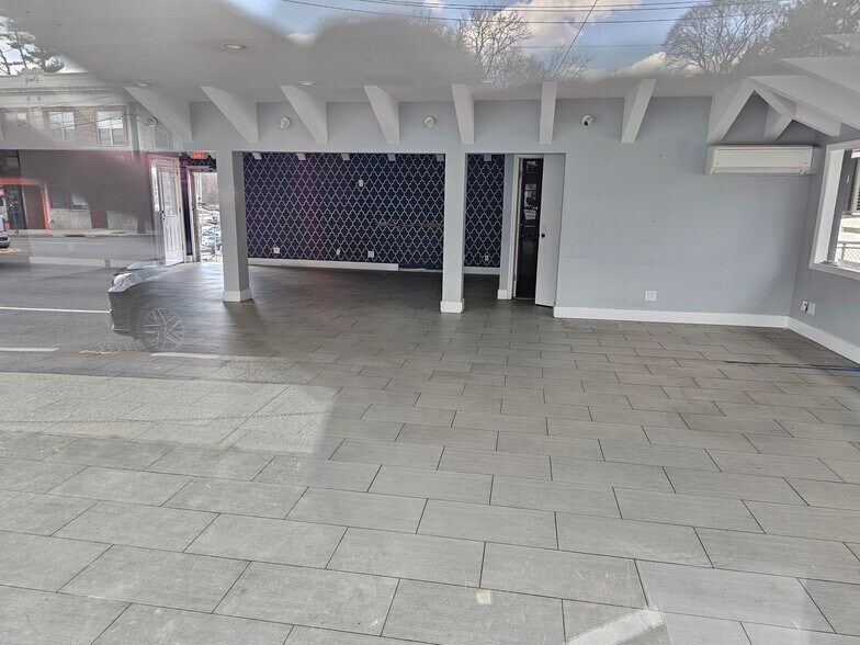 More Photos Of 105 Northern Blvd, Great Neck General Retail For Sale