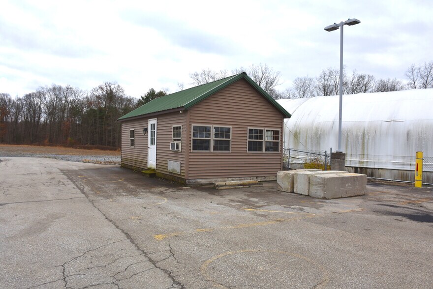 More Photos Of 105 McQuiston Dr, Jackson Center Industrial For Sale