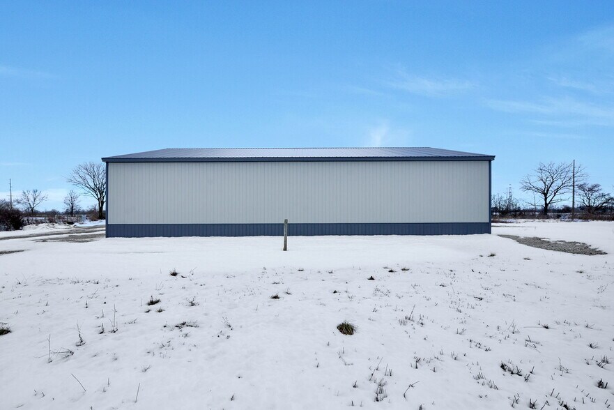 More Photos Of 5263 Harrisburg Pike, Grove City Warehouse For Lease