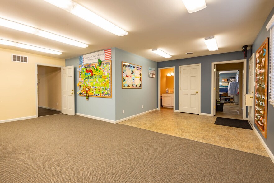 More Photos Of 4101 E 3rd St, Bloomington Office For Lease