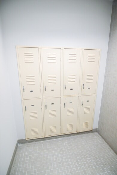 More Photos Of 40 NE Loop 410, San Antonio Office For Sale