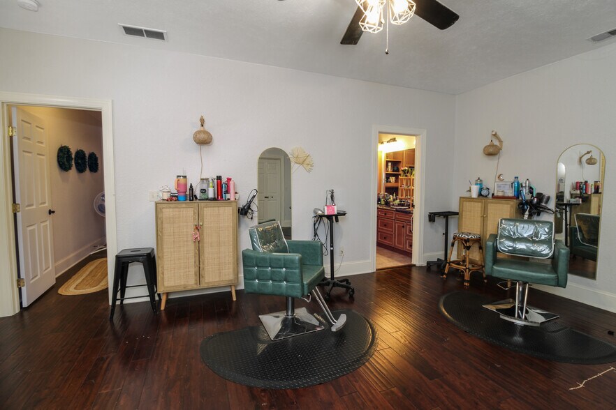 More Photos Of , Marietta General Retail For Sale