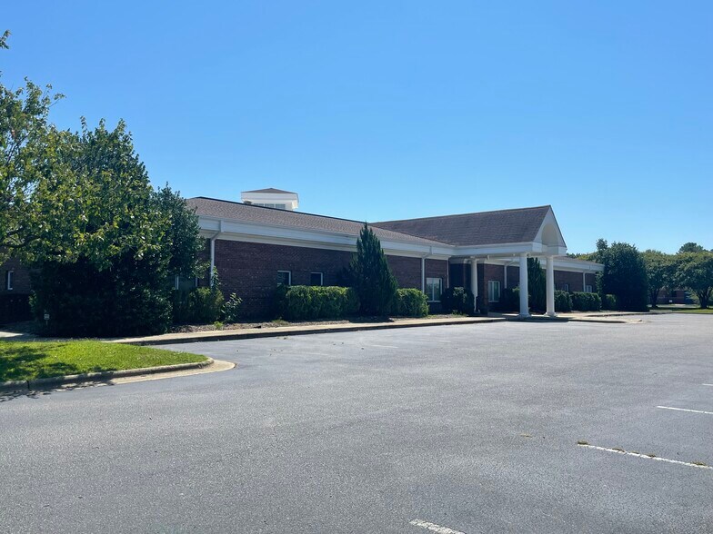 More Photos Of 2402 Camden St SW, Wilson Medical For Lease