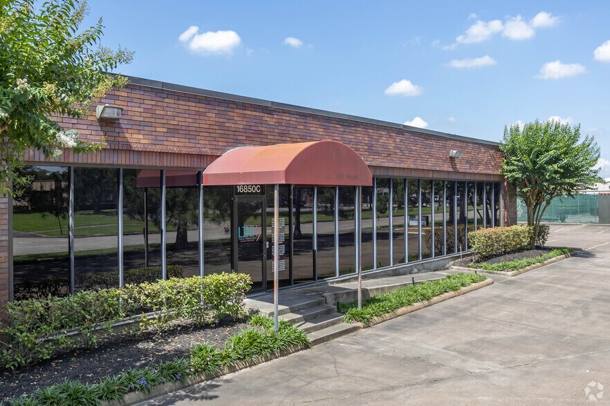 More Photos Of 16850 Diana Ln, Houston Loft Creative Space For Sale