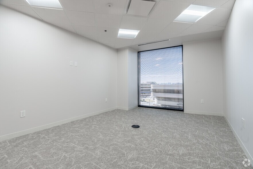 More Photos Of 17304 Preston Rd, Dallas Unknown For Lease