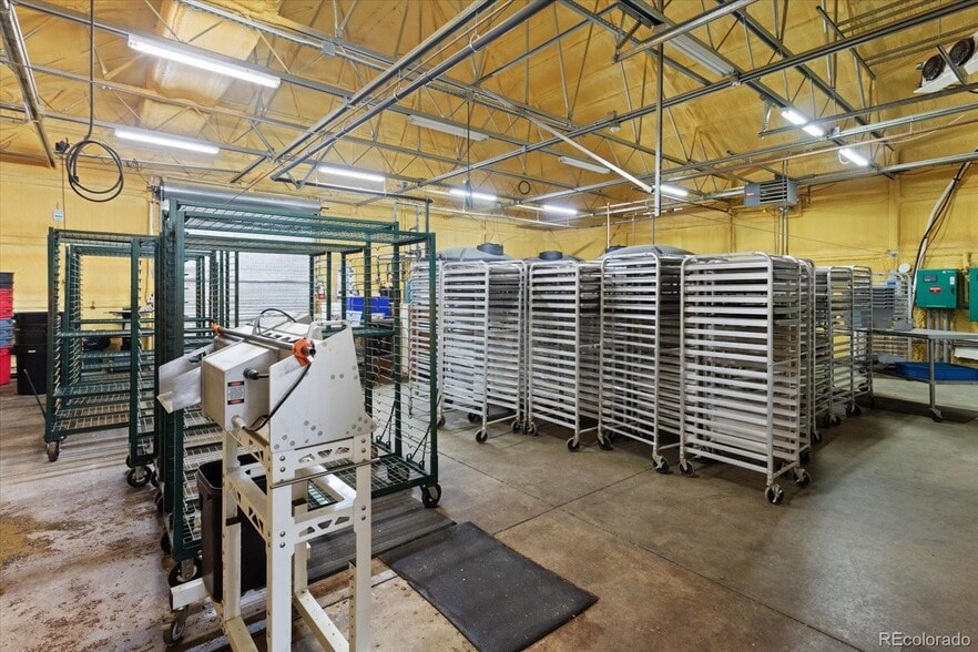 More Photos Of 7800 7706 7708 7710 County Rod 152, Salida Manufacturing For Sale