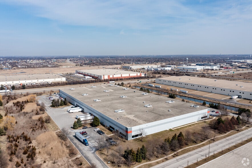 More Photos Of 1455 Sequoia Dr, Aurora Distribution For Lease