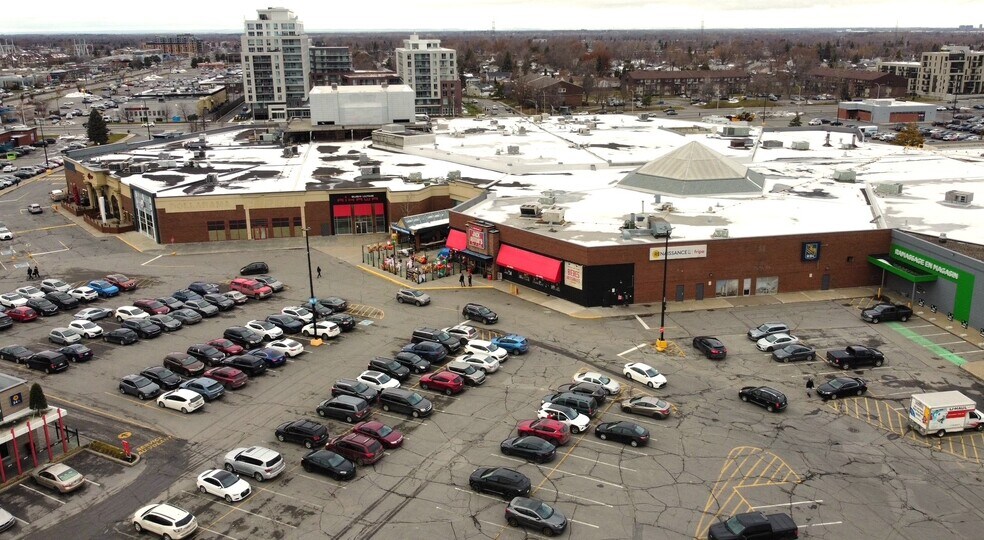 More Photos Of 3237 Boul des Sources, Dollard-des-Ormeaux General Retail For Lease