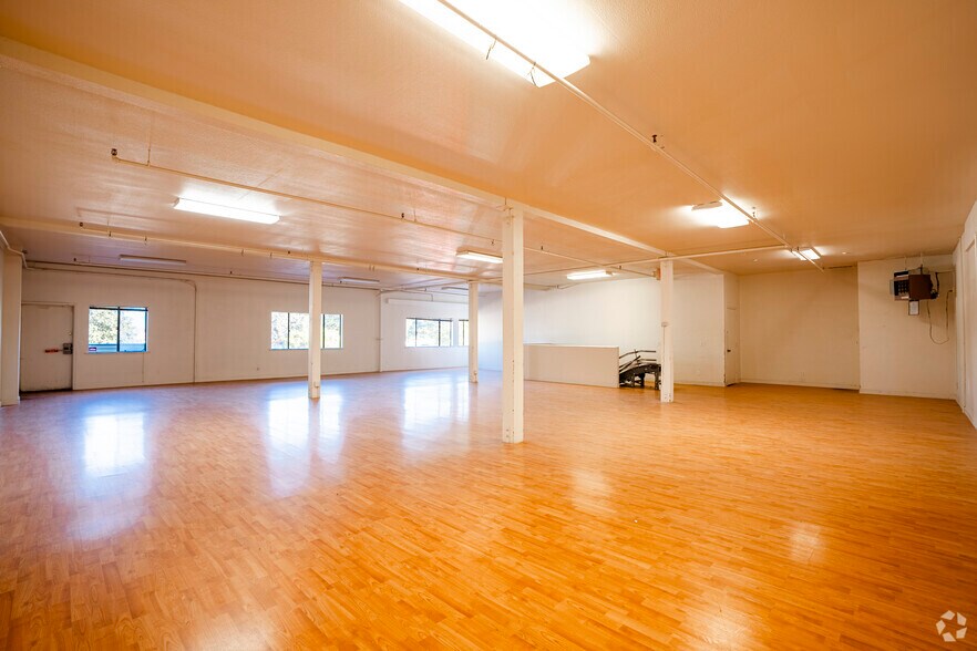 More Photos Of 842 Lighthouse Ave, Monterey Freestanding For Lease