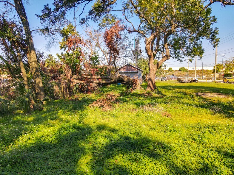 More Photos Of 707 S Orange Blossom Trl, Orlando Storefront For Sale