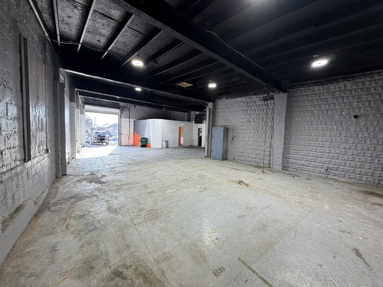 More Photos Of 1160 Homestead St, Baltimore Auto Repair For Lease