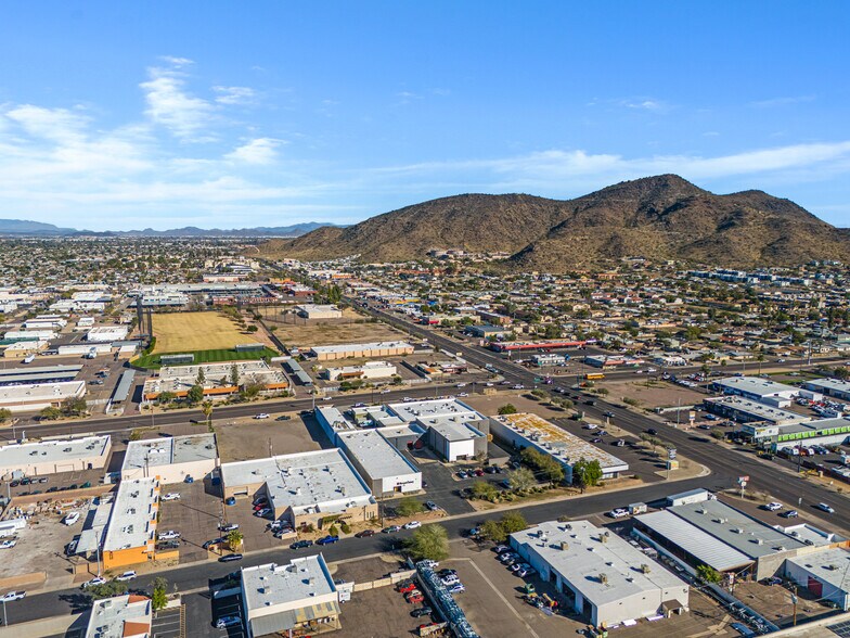 More Photos Of 1926 W North Ln, Phoenix Distribution For Lease