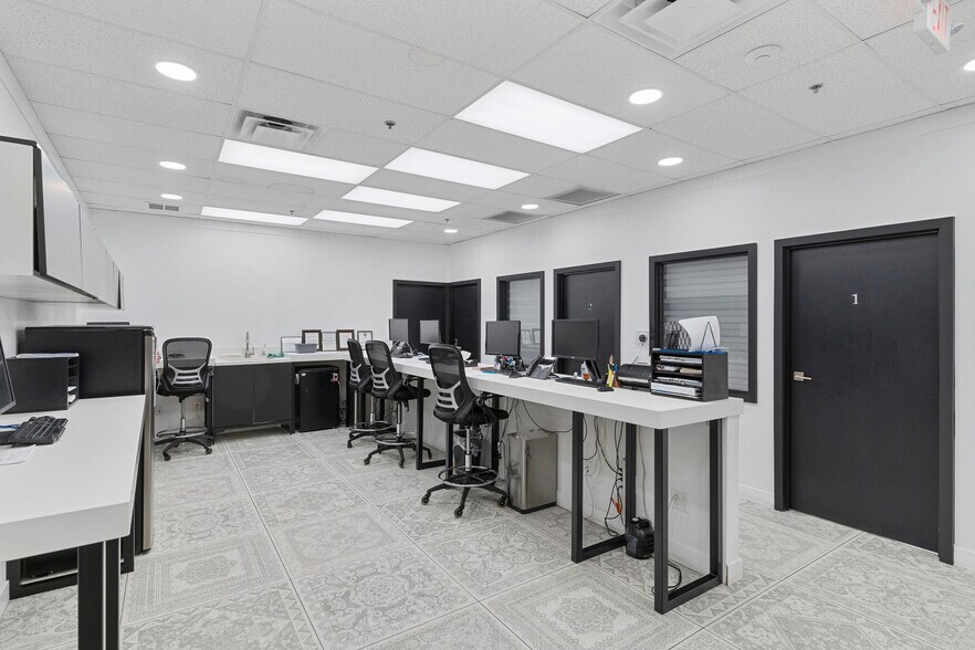 More Photos Of 7580 W Sahara Ave, Las Vegas Medical For Sale