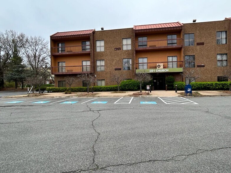 More Photos Of 450 Maple Ave E, Vienna Medical For Lease