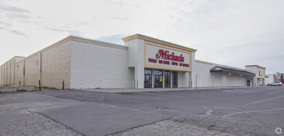 Primary Photo Of 7630 N Division St, Spokane Freestanding For Sale