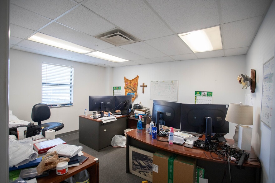 More Photos Of 1205 Crown Park Cir, Winter Garden Warehouse For Sale