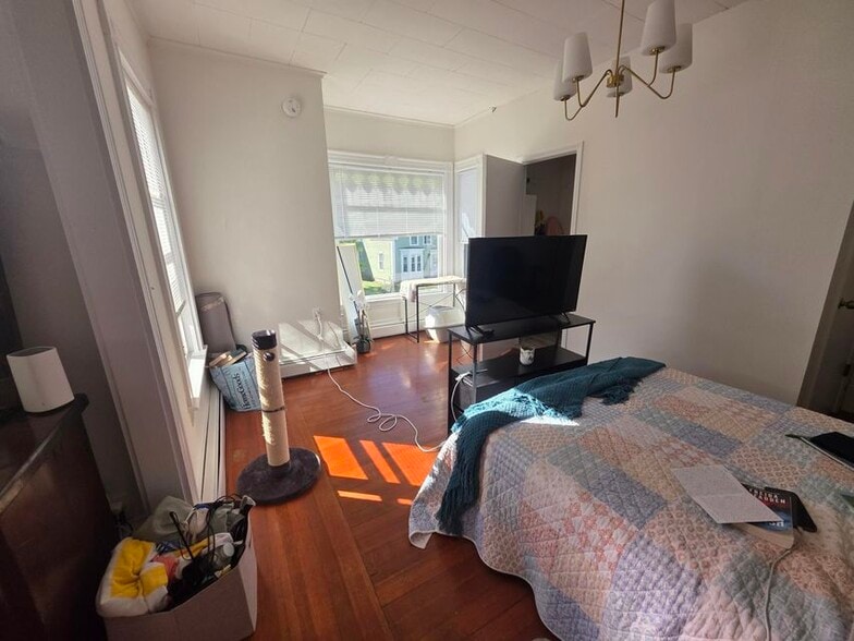 More Photos Of 115 Limerock St, Rockland Apartments For Sale