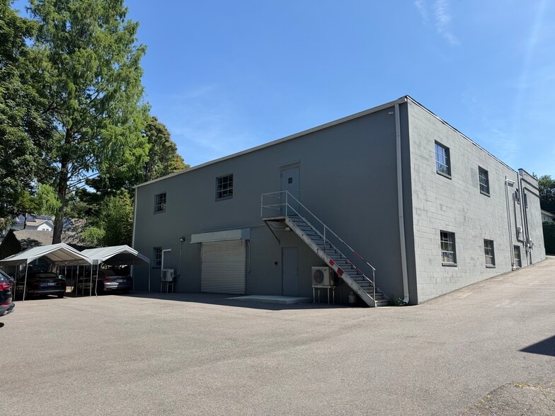 More Photos Of 26 Valley Rd, Port Washington Industrial For Sale