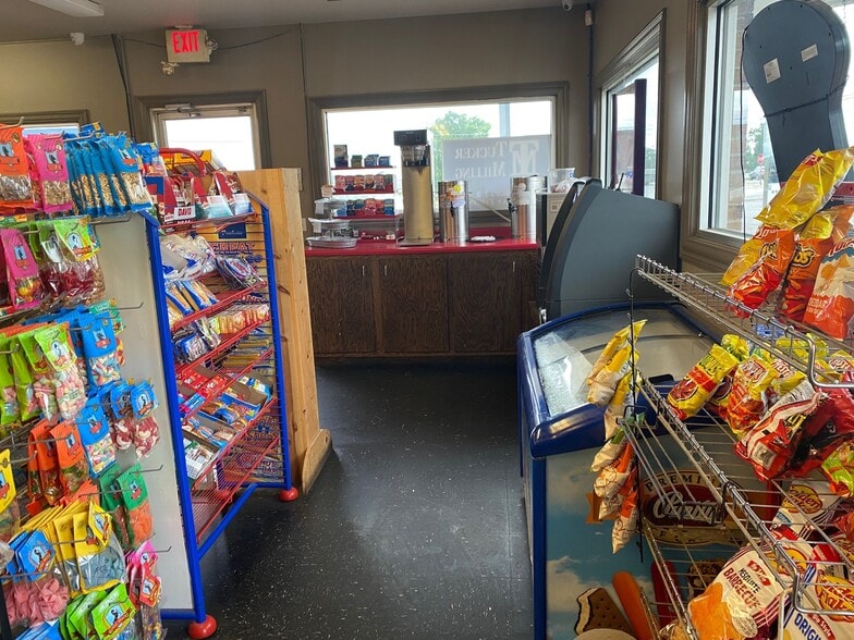 More Photos Of 1837 Highway 64 W, Shelbyville Convenience Store For Sale