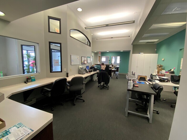 More Photos Of 505 Corporate Center Dr, Vandalia Medical For Lease